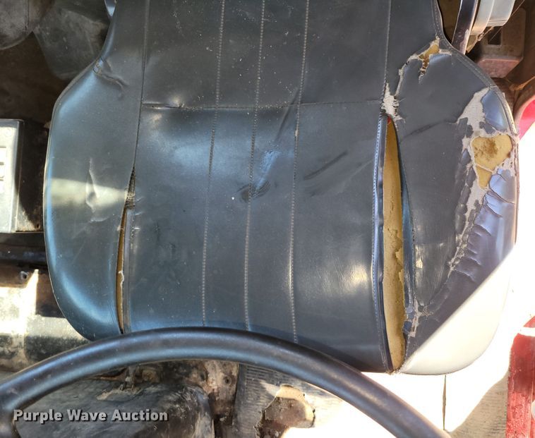 image for item DM2367 2002 International 2674  truck cab and chassis