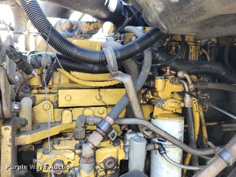 image for item DM2367 2002 International 2674  truck cab and chassis