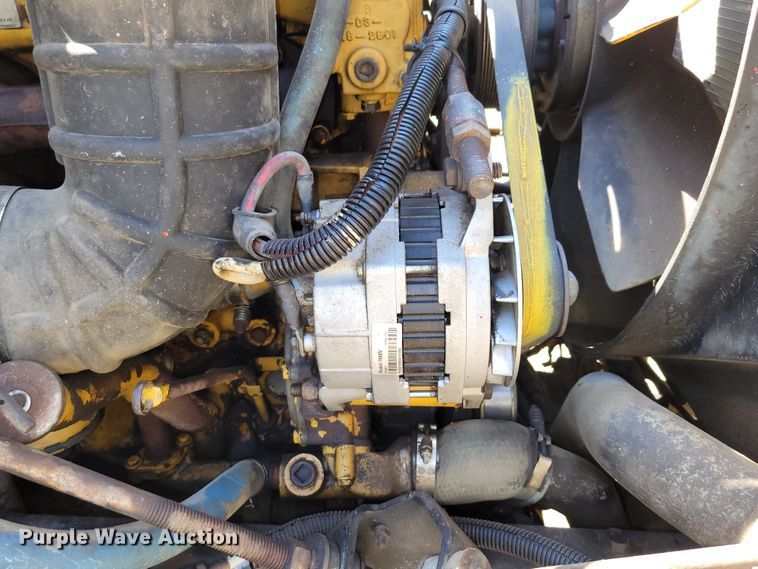 image for item DM2367 2002 International 2674  truck cab and chassis