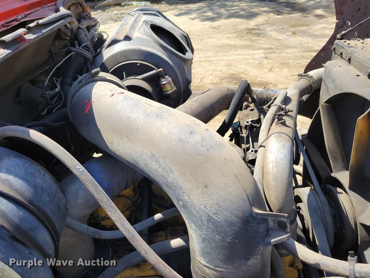 image for item DM2367 2002 International 2674  truck cab and chassis