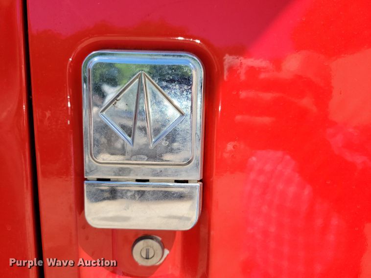 image for item DM2367 2002 International 2674  truck cab and chassis