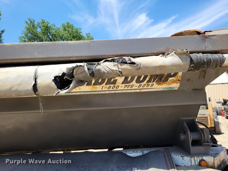 image for item DM2369 1998 Smithco SC2002  side dump trailer