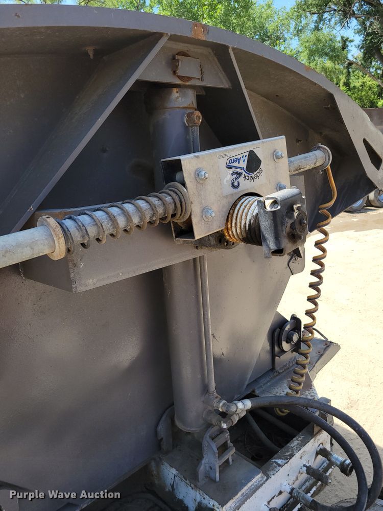 image for item DM2369 1998 Smithco SC2002  side dump trailer