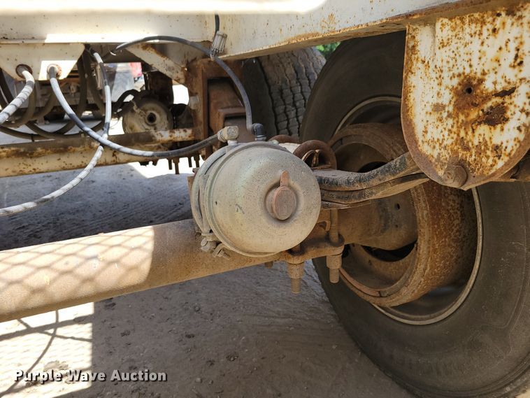 image for item DM2369 1998 Smithco SC2002  side dump trailer