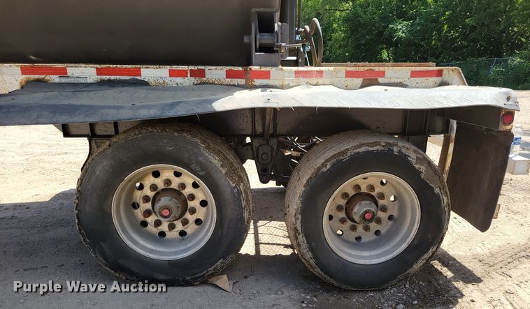 image for item DM2369 1998 Smithco SC2002  side dump trailer
