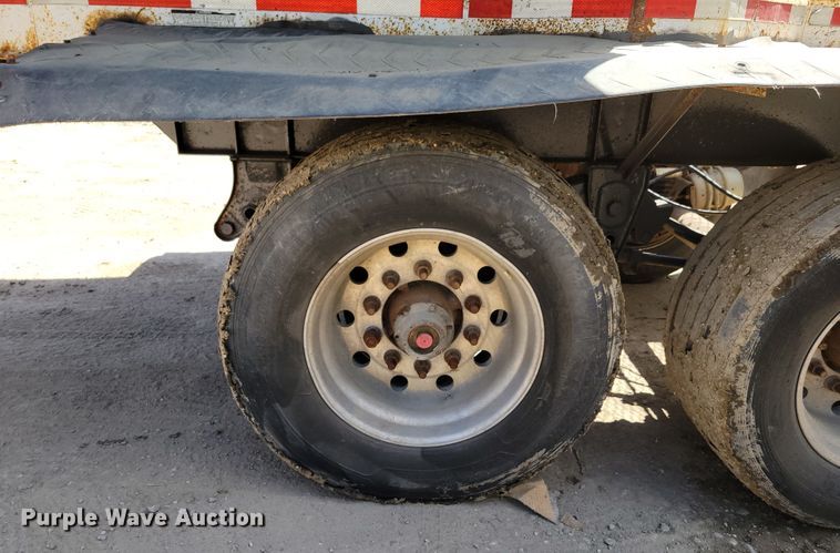 image for item DM2369 1998 Smithco SC2002  side dump trailer