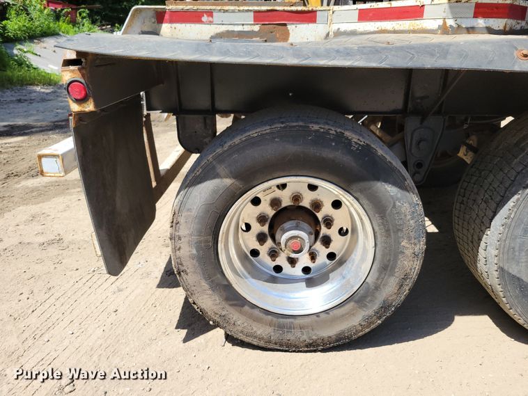 image for item DM2369 1998 Smithco SC2002  side dump trailer