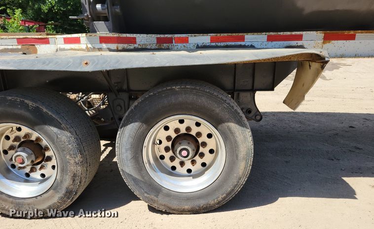 image for item DM2369 1998 Smithco SC2002  side dump trailer