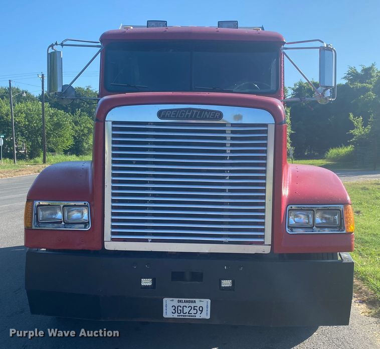 image for item DM4241 1994 Freightliner FLD  semi truck