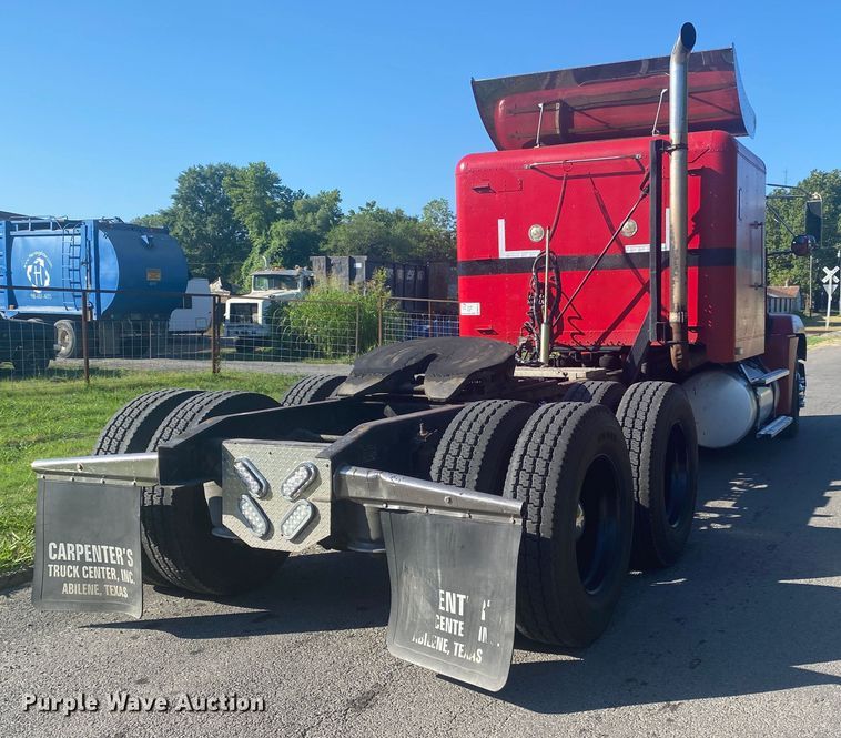 image for item DM4241 1994 Freightliner FLD  semi truck