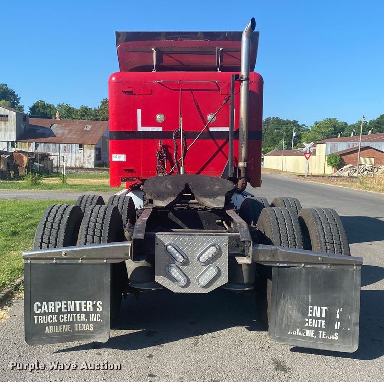 image for item DM4241 1994 Freightliner FLD  semi truck