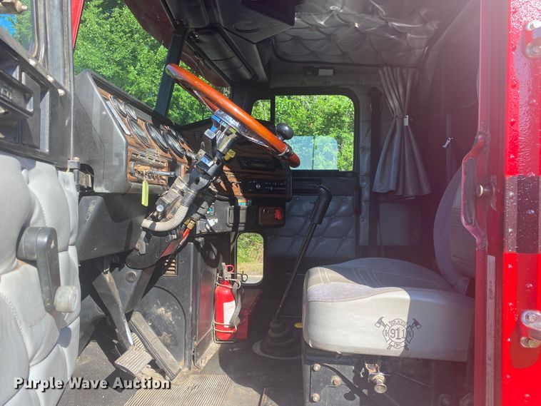 image for item DM4241 1994 Freightliner FLD  semi truck