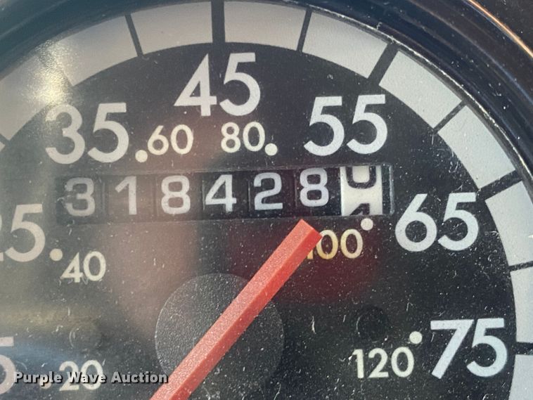 image for item DM4241 1994 Freightliner FLD  semi truck