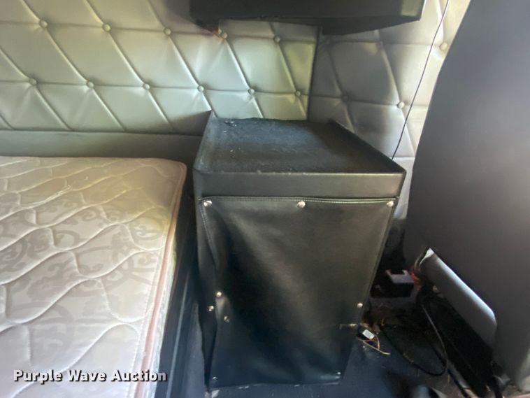 image for item DM4241 1994 Freightliner FLD  semi truck