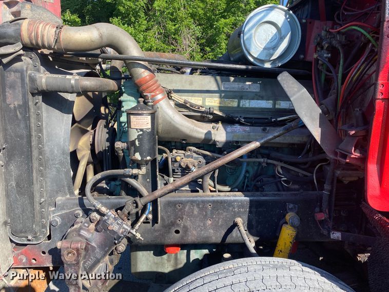 image for item DM4241 1994 Freightliner FLD  semi truck