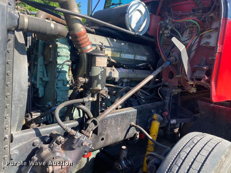 image for item DM4241 1994 Freightliner FLD  semi truck