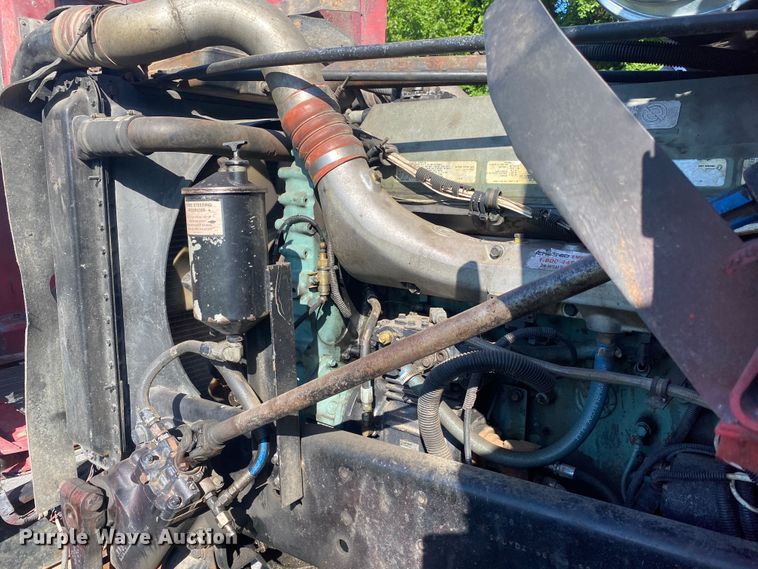 image for item DM4241 1994 Freightliner FLD  semi truck