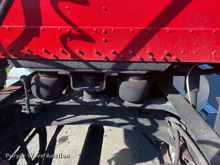 image for item DM4241 1994 Freightliner FLD  semi truck