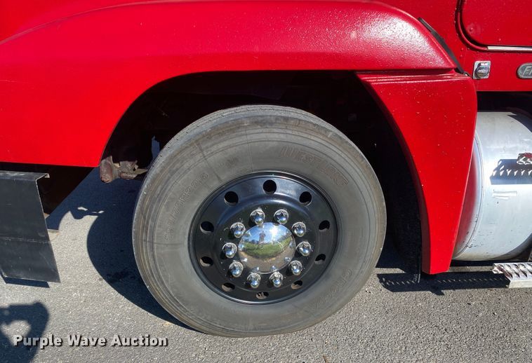 image for item DM4241 1994 Freightliner FLD  semi truck