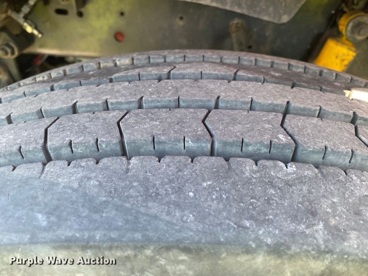 image for item DM4241 1994 Freightliner FLD  semi truck