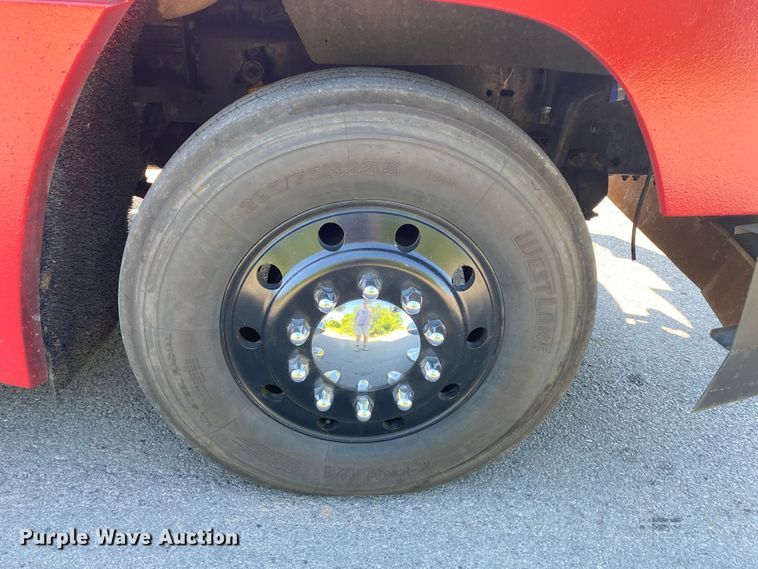 image for item DM4241 1994 Freightliner FLD  semi truck