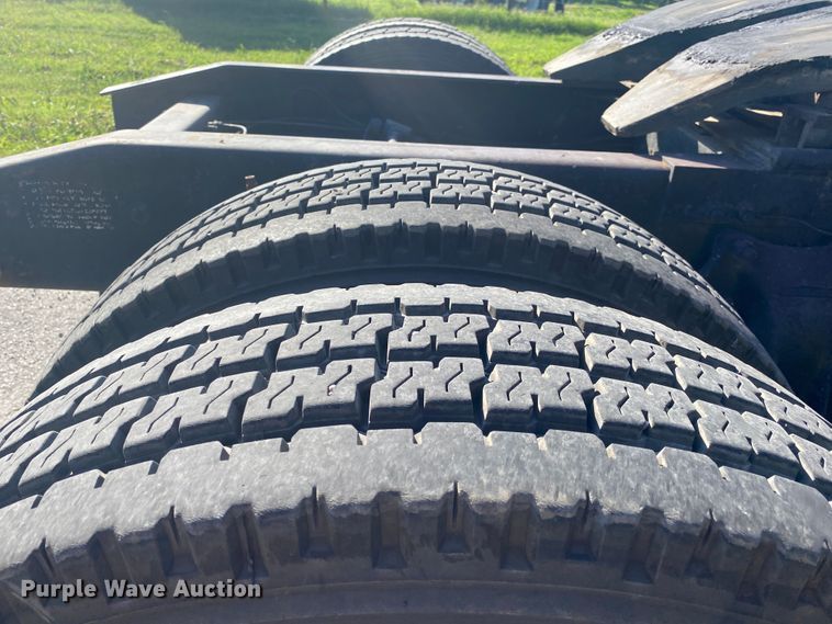 image for item DM4241 1994 Freightliner FLD  semi truck