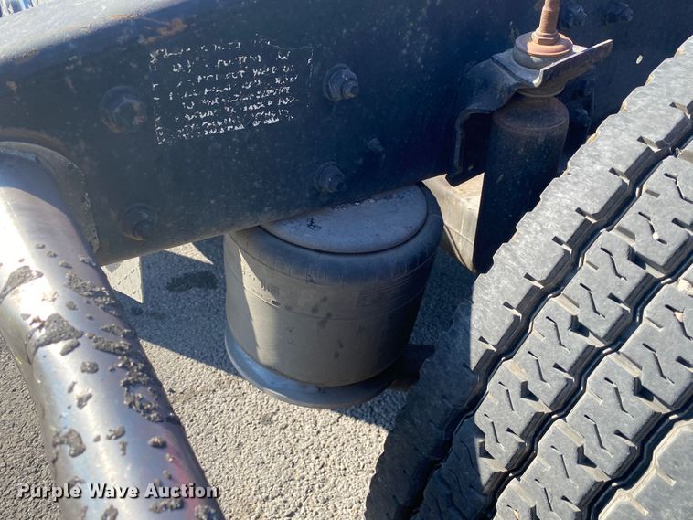 image for item DM4241 1994 Freightliner FLD  semi truck