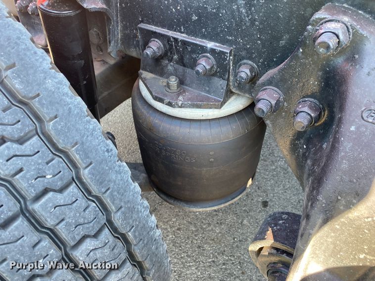 image for item DM4241 1994 Freightliner FLD  semi truck