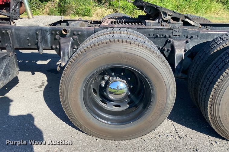 image for item DM4241 1994 Freightliner FLD  semi truck