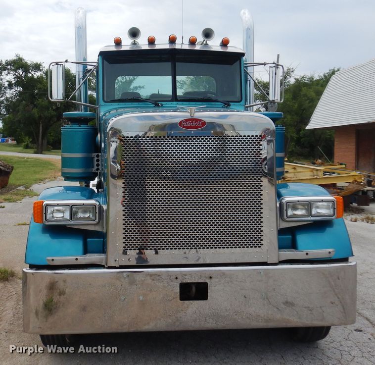 image for item DN0417 1999 Peterbilt 378  semi truck