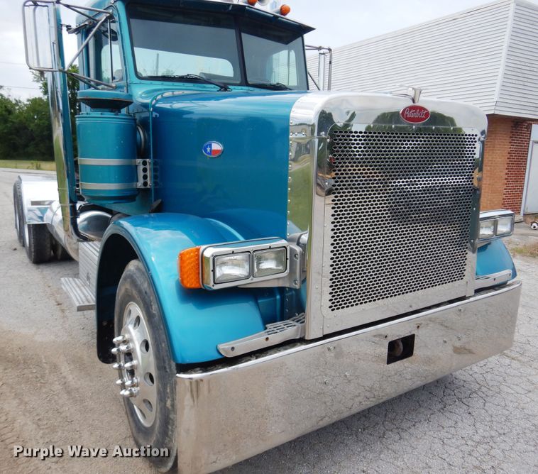image for item DN0417 1999 Peterbilt 378  semi truck