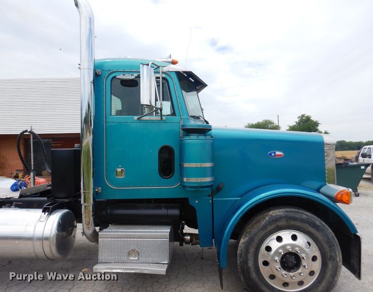 image for item DN0417 1999 Peterbilt 378  semi truck
