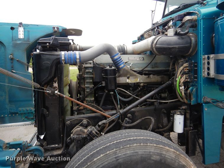 image for item DN0417 1999 Peterbilt 378  semi truck