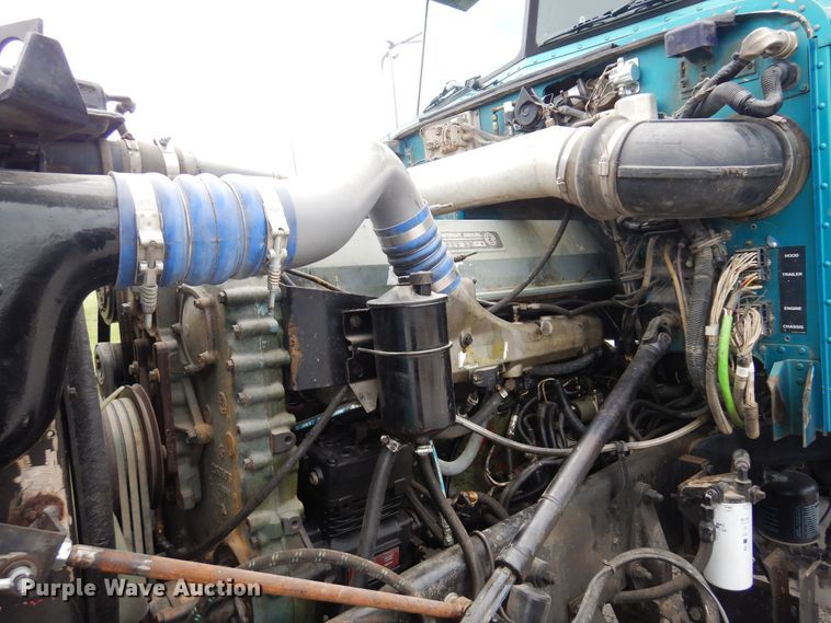 image for item DN0417 1999 Peterbilt 378  semi truck