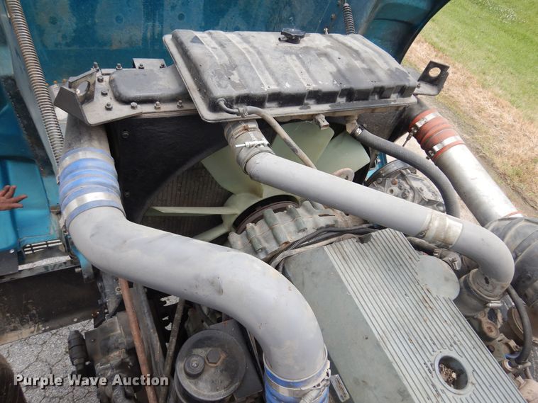 image for item DN0417 1999 Peterbilt 378  semi truck