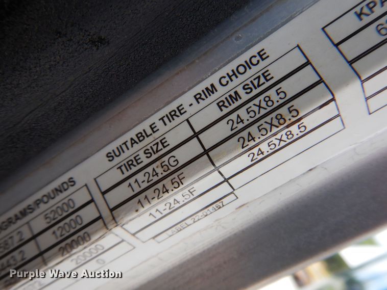 image for item DN0417 1999 Peterbilt 378  semi truck