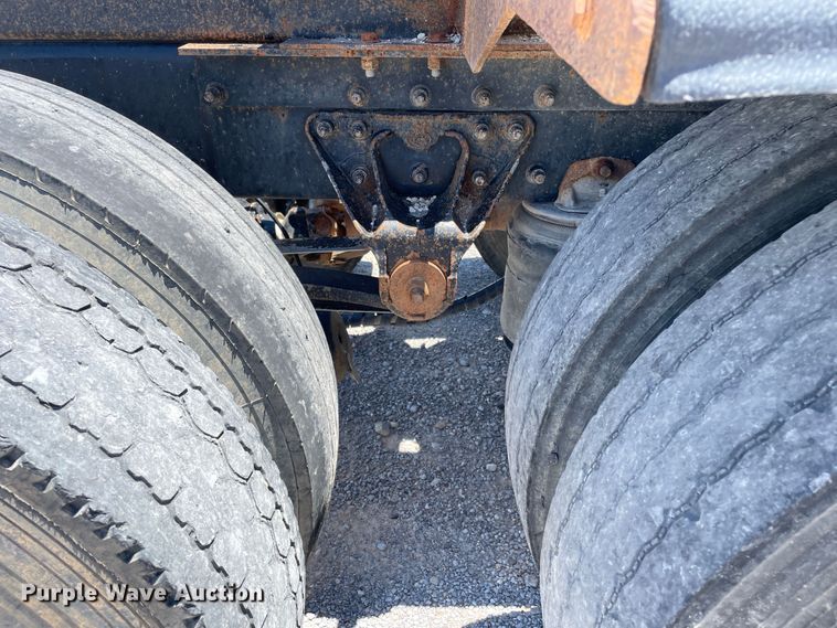 image for item DN5003 2003 Mack CH613  semi truck