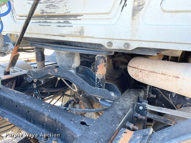 image for item DN5003 2003 Mack CH613  semi truck