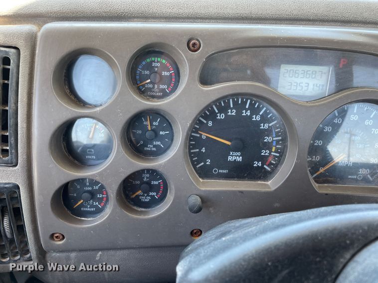 image for item DN5003 2003 Mack CH613  semi truck