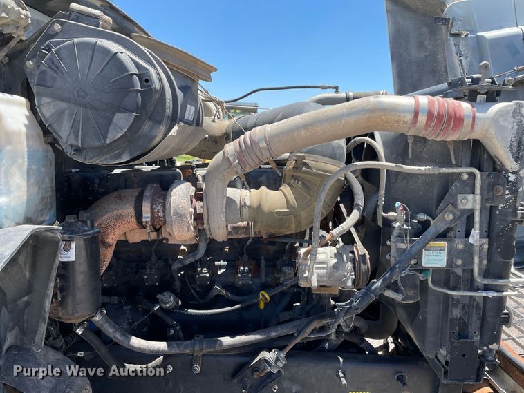 image for item DN5003 2003 Mack CH613  semi truck