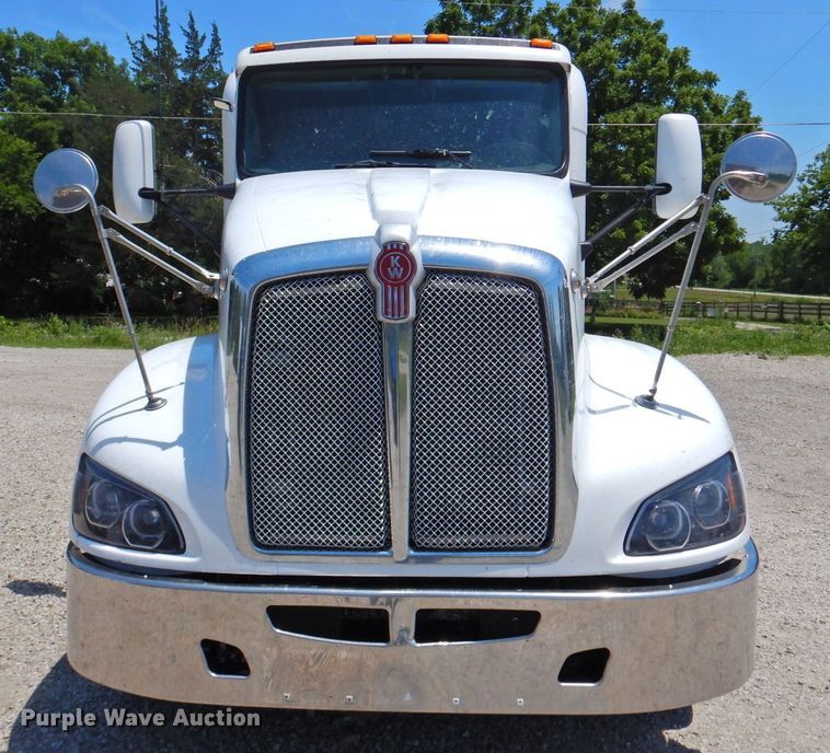 image for item DP4357 2012 Kenworth T660  semi truck