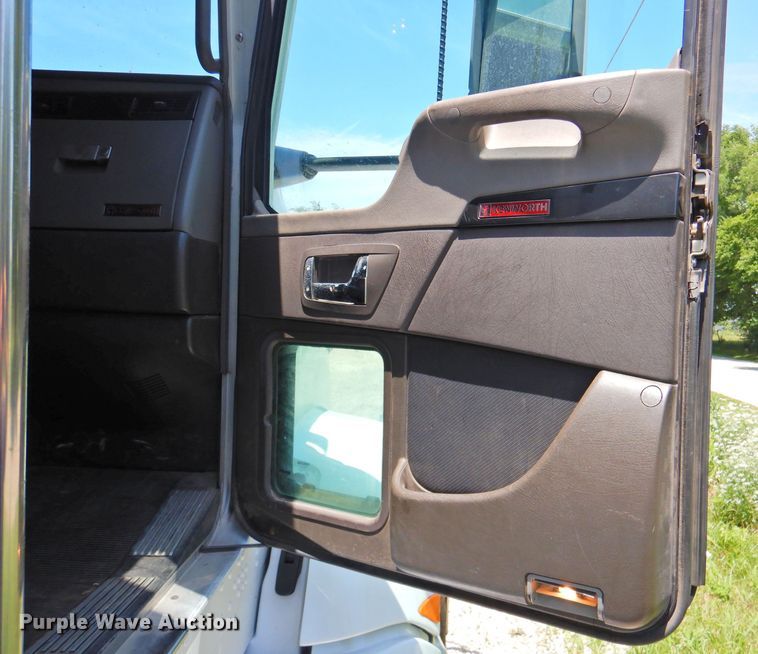 image for item DP4357 2012 Kenworth T660  semi truck