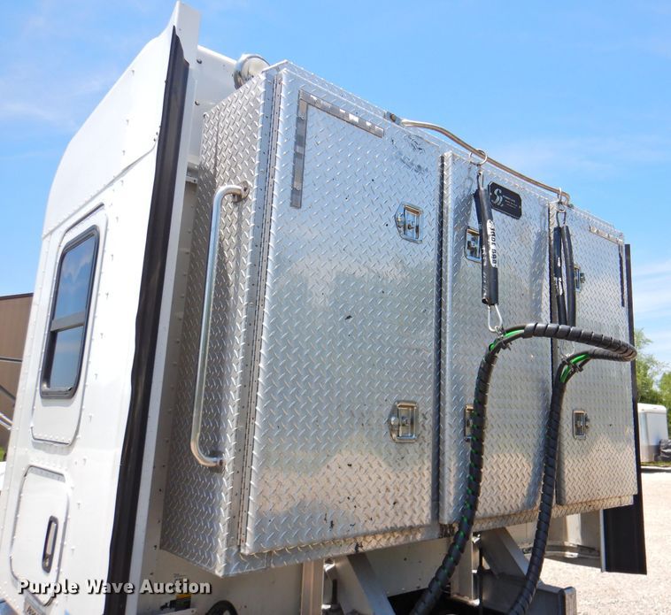 image for item DP4357 2012 Kenworth T660  semi truck