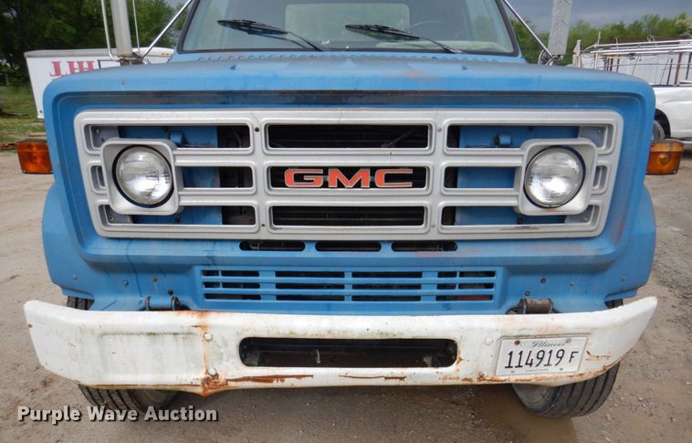 image for item DP5534 1987 GMC TopKick C7000  truck cab and chassis