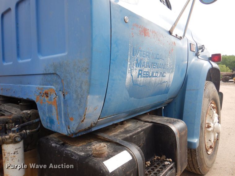 image for item DP5534 1987 GMC TopKick C7000  truck cab and chassis