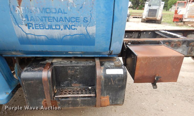 image for item DP5534 1987 GMC TopKick C7000  truck cab and chassis