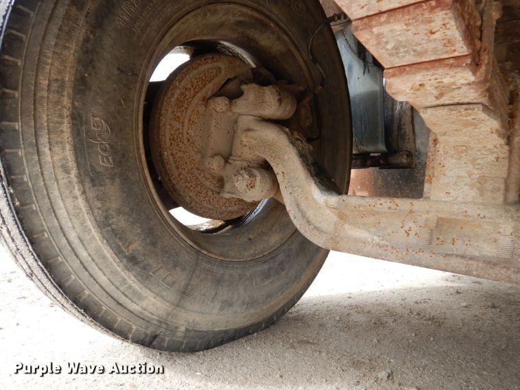 image for item DP5534 1987 GMC TopKick C7000  truck cab and chassis