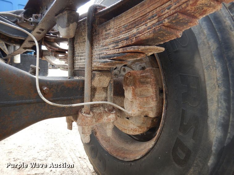 image for item DP5534 1987 GMC TopKick C7000  truck cab and chassis