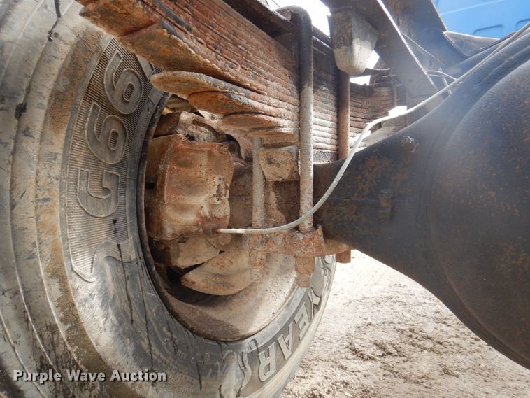 image for item DP5534 1987 GMC TopKick C7000  truck cab and chassis