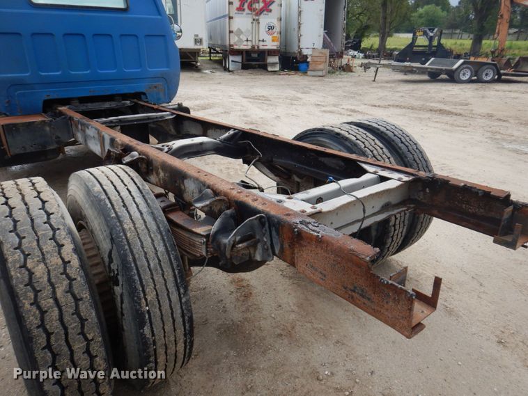 image for item DP5534 1987 GMC TopKick C7000  truck cab and chassis